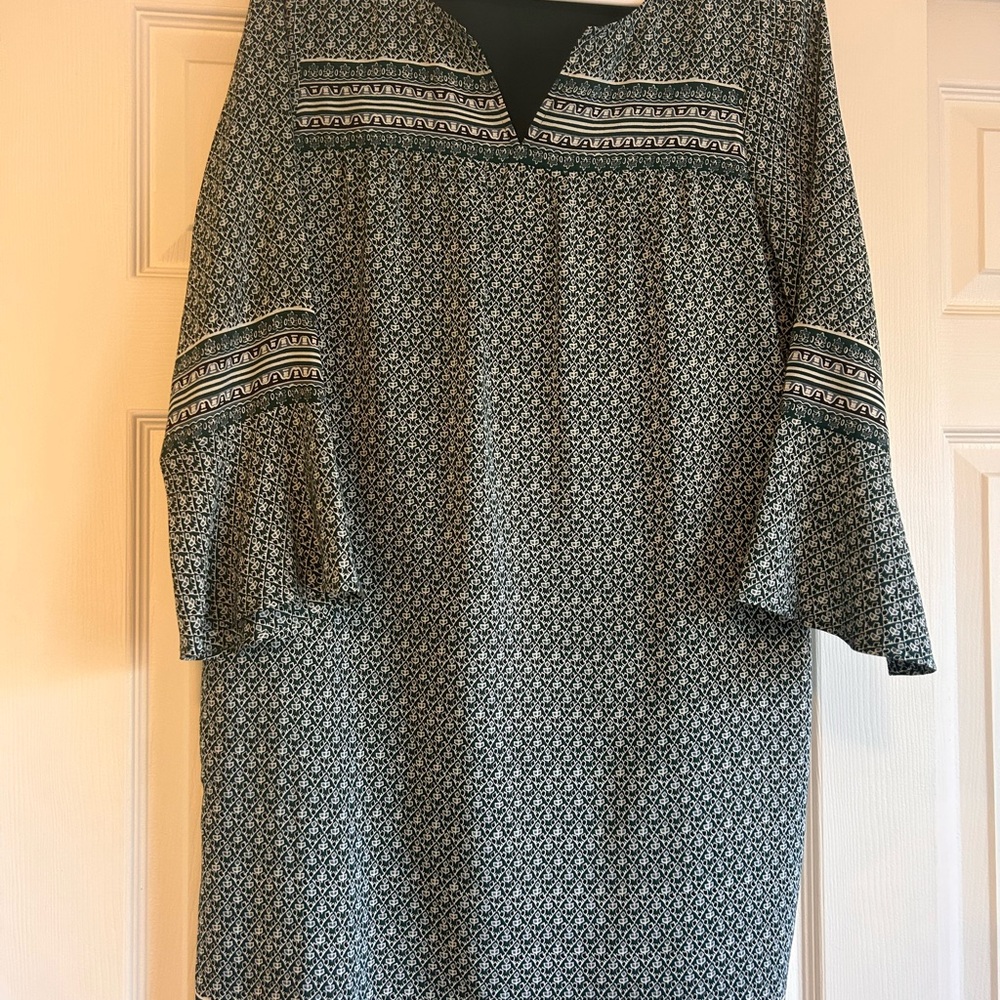 Madewell 100% Silk Bell-Sleeve Shift Dress in Deep Green Tile Print - Size S